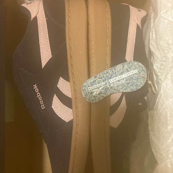 Reebok woman’s Sneaker 6.5 (navy blue,light pink,tan) - Picture 1 of 12